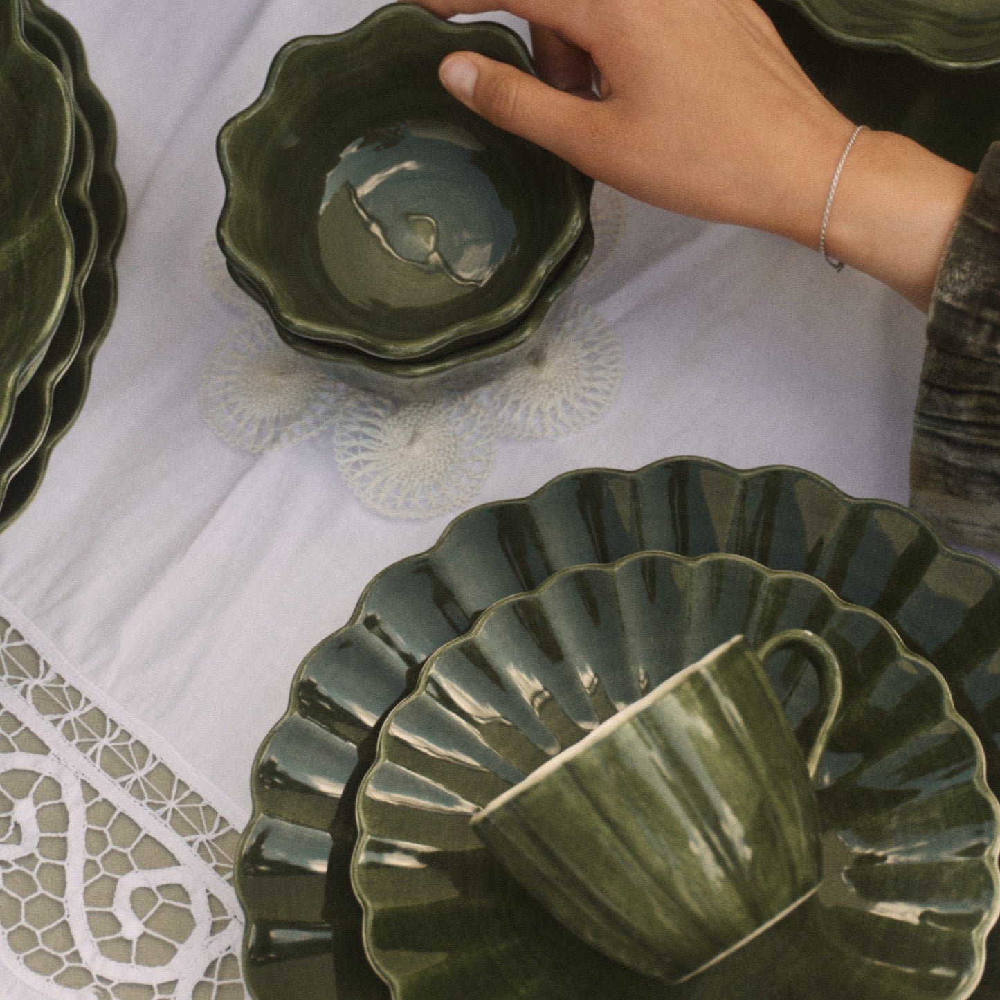 Oyster Cup and Saucer 25 cl Forest Green