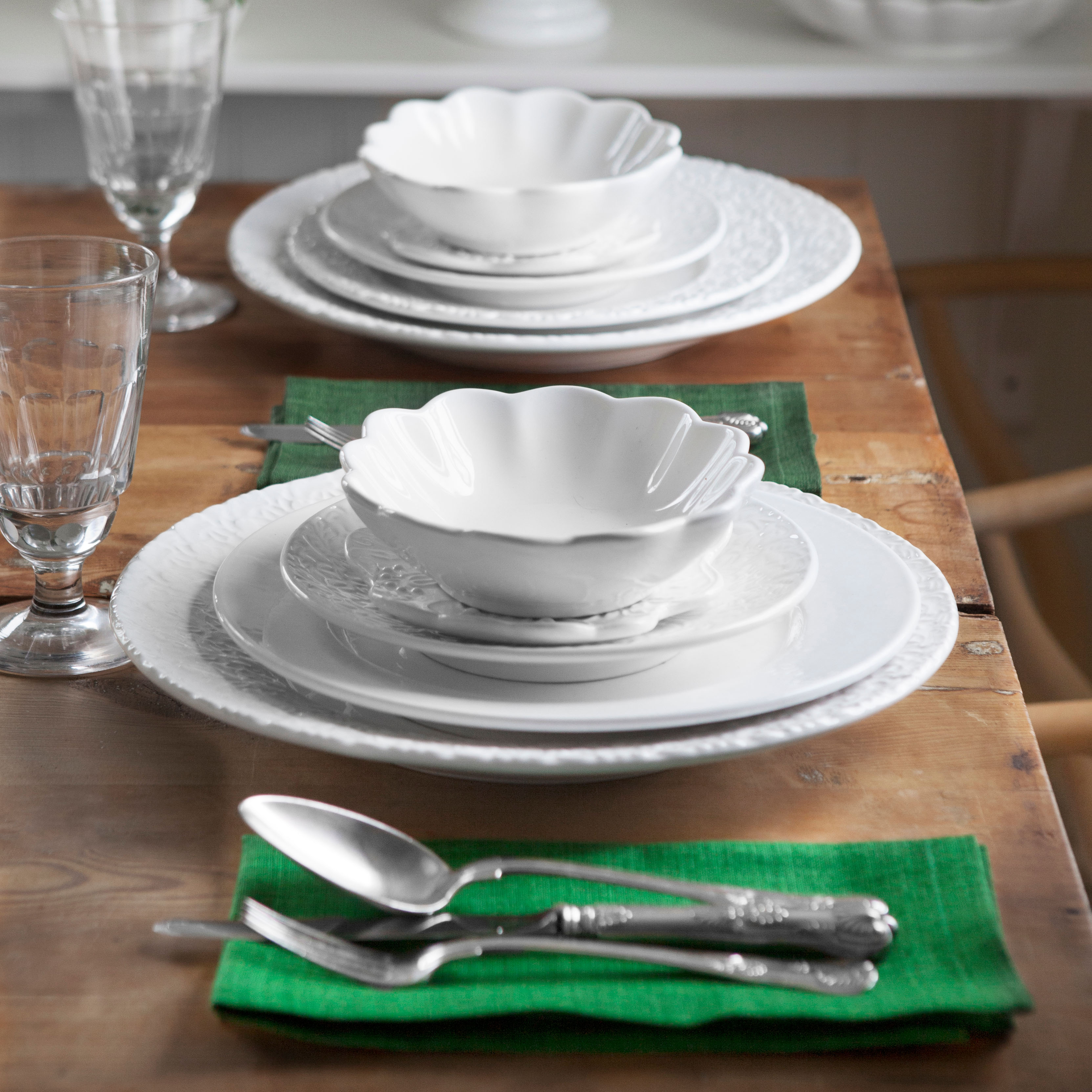 Lace Platter 34 cm White